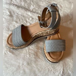 **HOST PICK** Dolce Vita Women’s Gray Espadrille Spring Summer Sandals 8